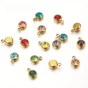 Strasszköves ezüstszínű charmok