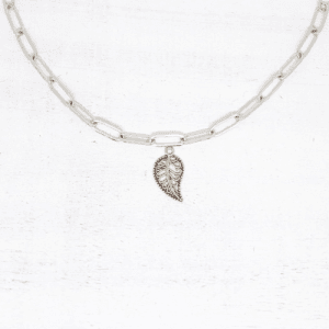 Levél ezüstszínű antikolt charmok