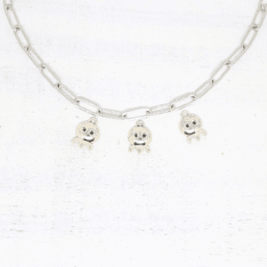 Szellem ezüstszínű antikolt charm