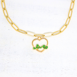 Love felirat szív keretben charm