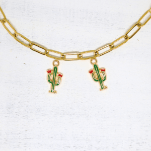 Kaktusz virággal zománcos charm