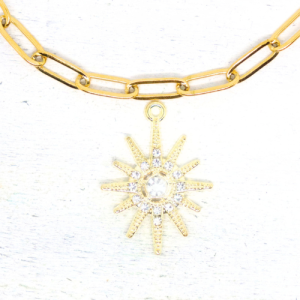 Csillag strasszokkal aranyszínű charm