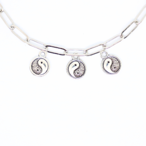 Jin jang ezüstszínű antikolt charm